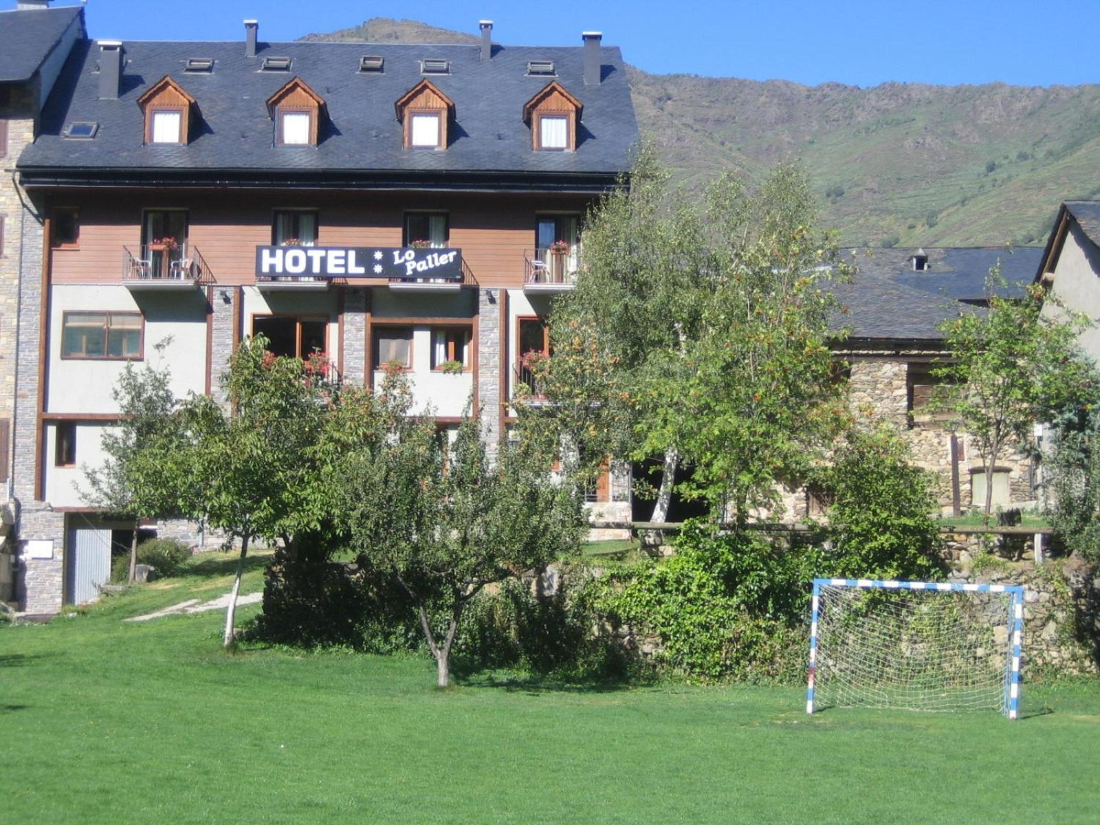 Hotel Lo Paller Valencia D'Aneu Экстерьер фото