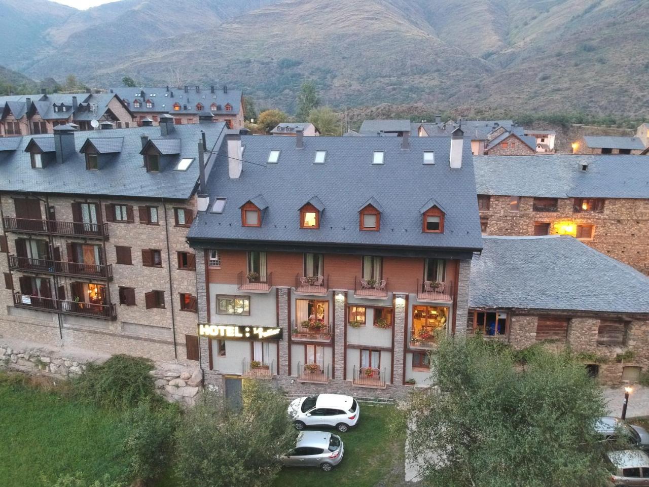 Hotel Lo Paller Valencia D'Aneu Экстерьер фото