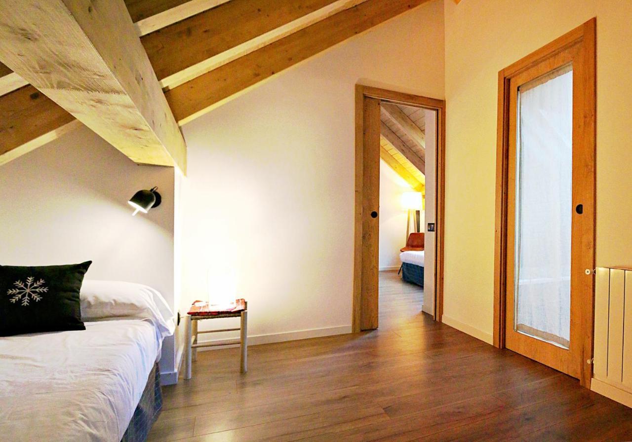 Hotel Lo Paller Valencia D'Aneu Экстерьер фото