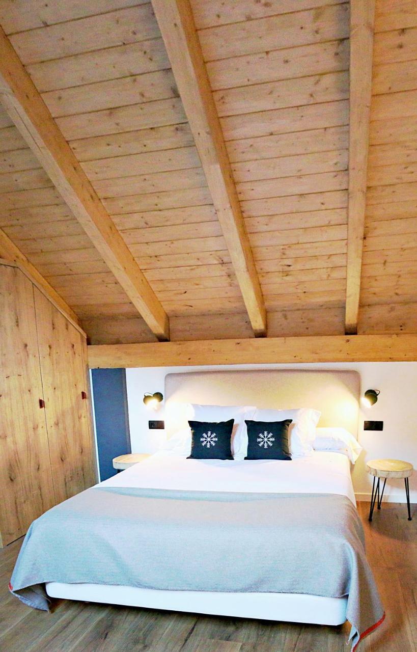 Hotel Lo Paller Valencia D'Aneu Экстерьер фото